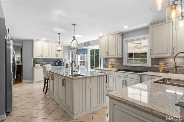 $699,900 | 1233 Red Oak Plantation Drive, Ballwin, MO 63021