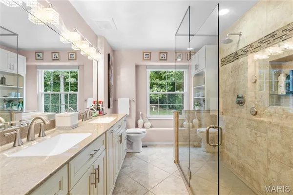 $699,900 | 1233 Red Oak Plantation Drive, Ballwin, MO 63021