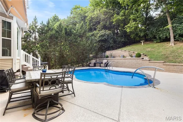 $699,900 | 1233 Red Oak Plantation Drive, Ballwin, MO 63021