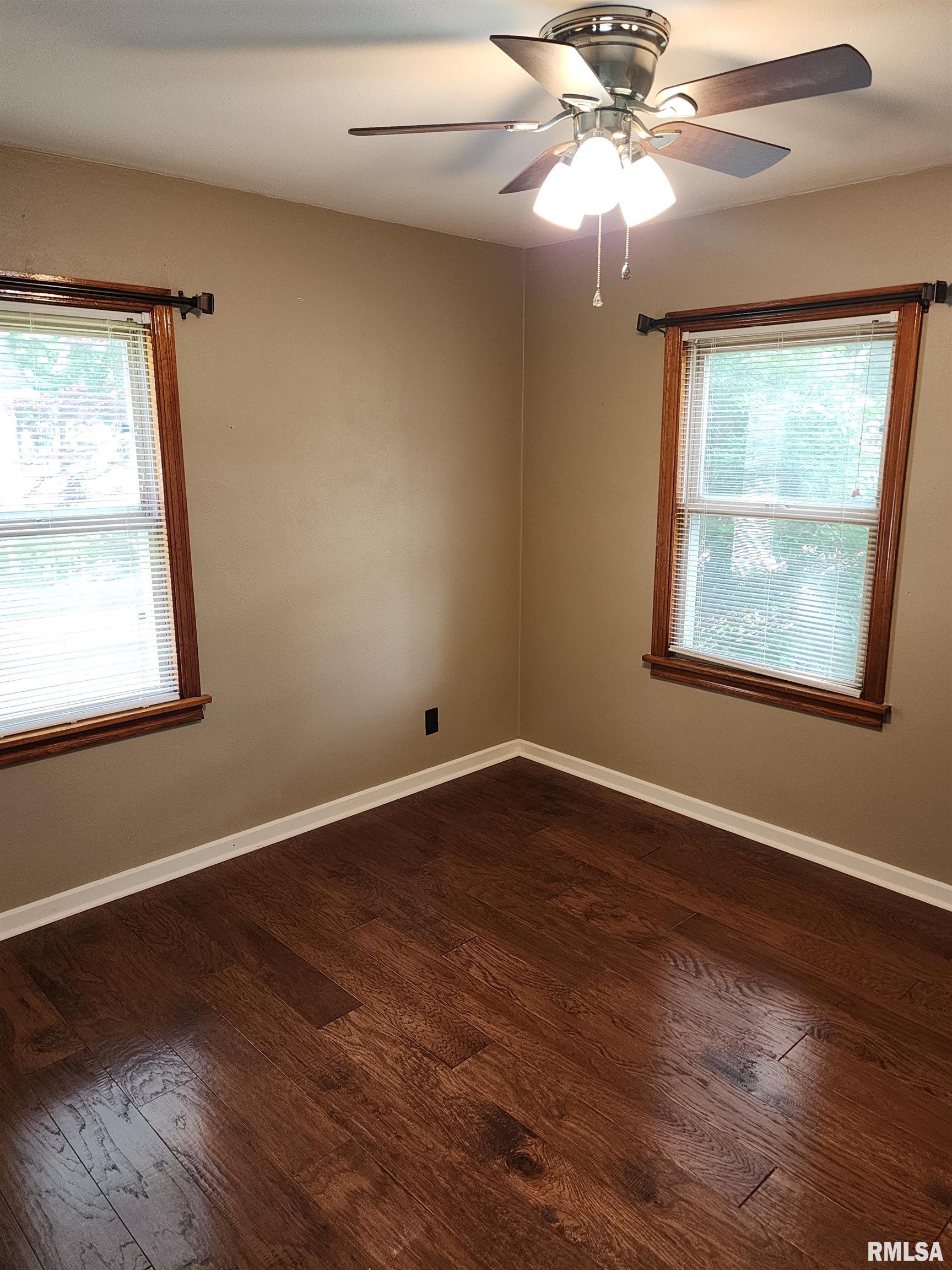 2537 Holmes Avenue Springfield, IL 62704 - Photo 18 of 34
