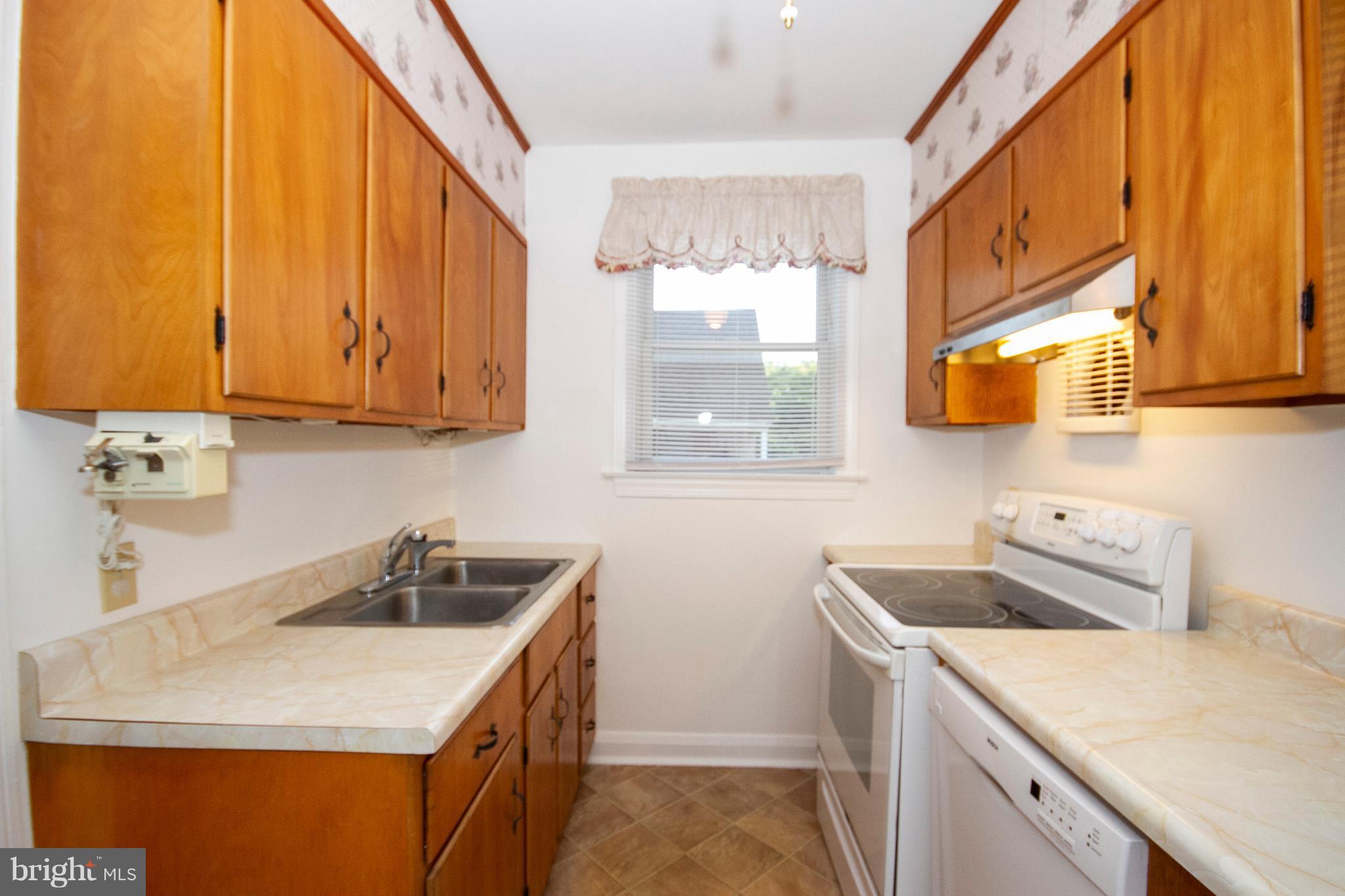 5118 East Joppa Road Perry Hall, MD 21128 - Photo 11 of 24 Kitchen