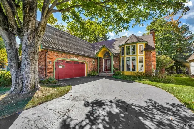 $595,000 | 6050 Whitegate Crossing, Clarence, NY 14051