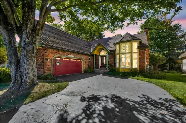 $595,000 | 6050 Whitegate Crossing, Clarence, NY 14051