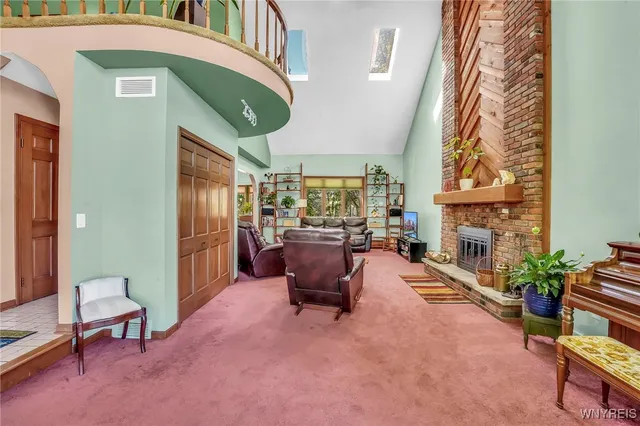 $595,000 | 6050 Whitegate Crossing, Clarence, NY 14051