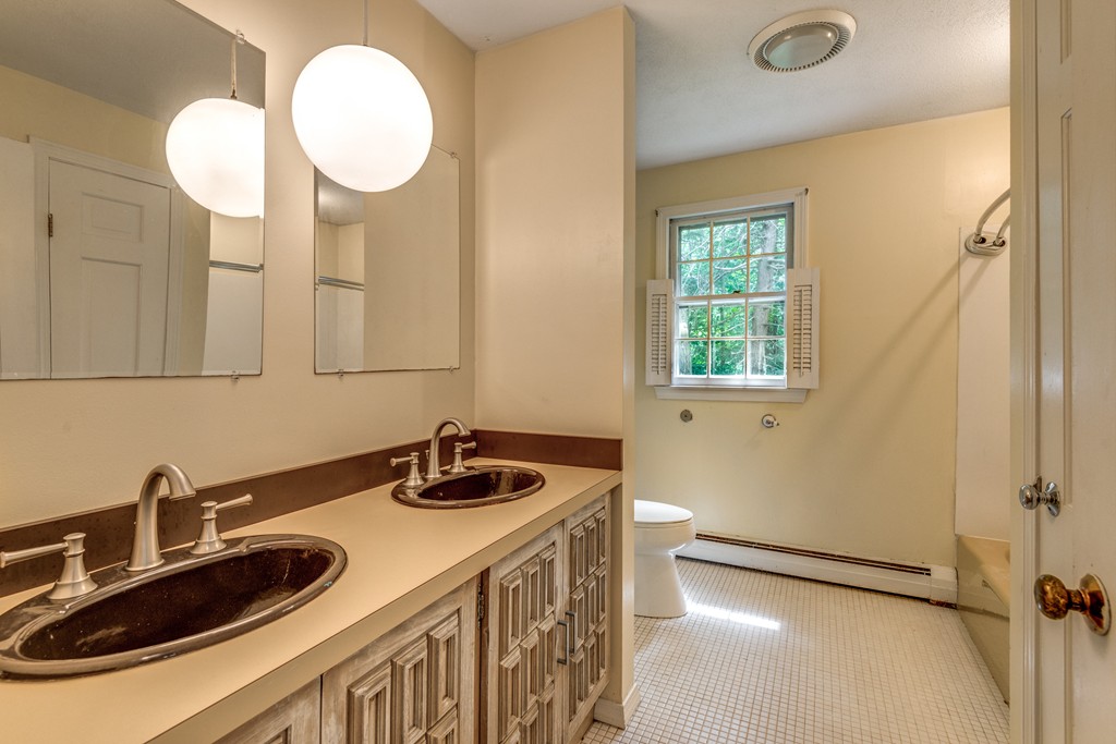 27 Woodholm Road Manchester, MA 01944 - Photo 24 of 30 Gallery Image 24