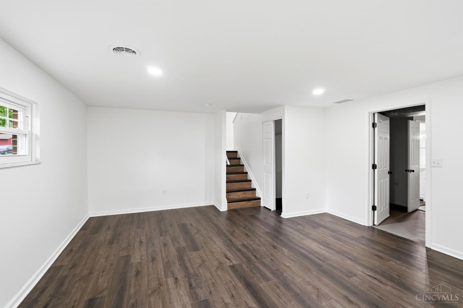 10686 Chelmsford Road Cincinnati, OH 45240 - Photo 26 of 43