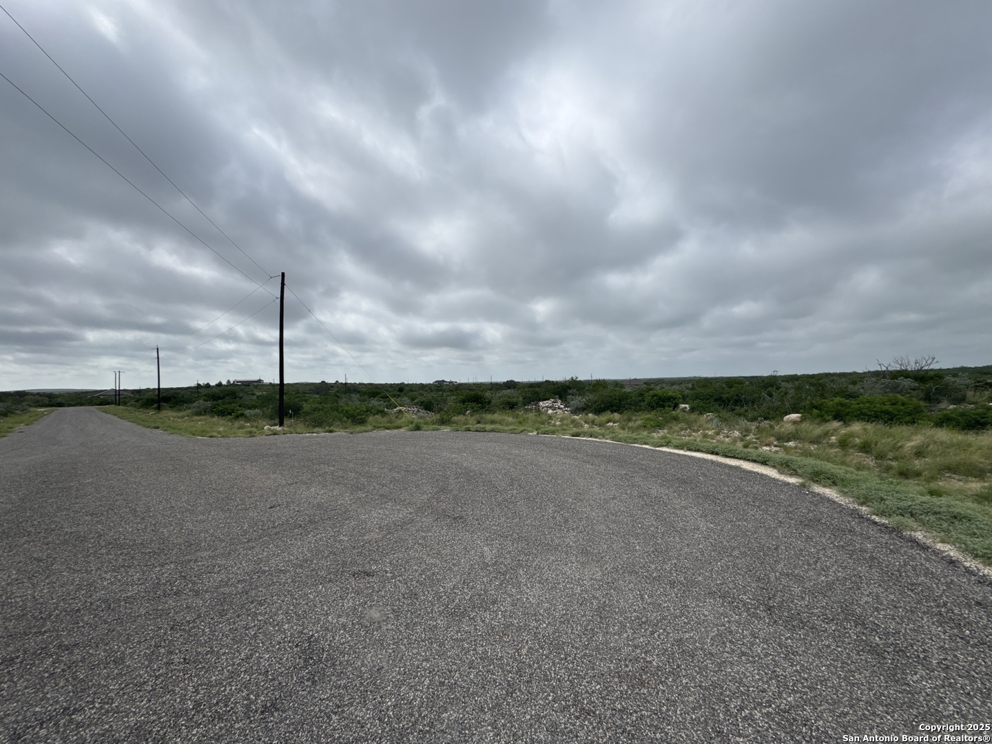 87 Palomino Hills Uvalde, TX 78801 - Photo 4 of 4 a view of a field with beach