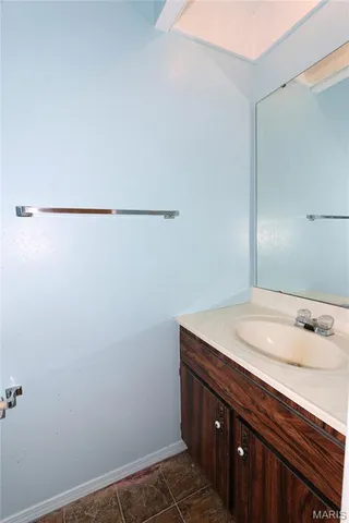 $155,000 | 326 Devonshire Court, Unit E, St. Peters, MO 63376