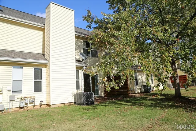$155,000 | 326 Devonshire Court, Unit E, St. Peters, MO 63376