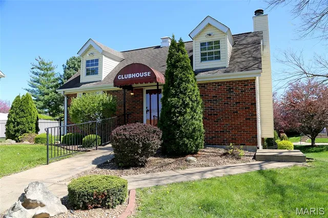 $155,000 | 326 Devonshire Court, Unit E, St. Peters, MO 63376