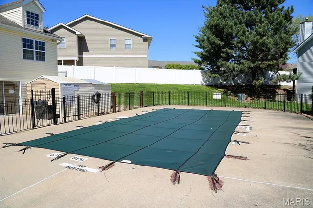 $155,000 | 326 Devonshire Court, Unit E, St. Peters, MO 63376