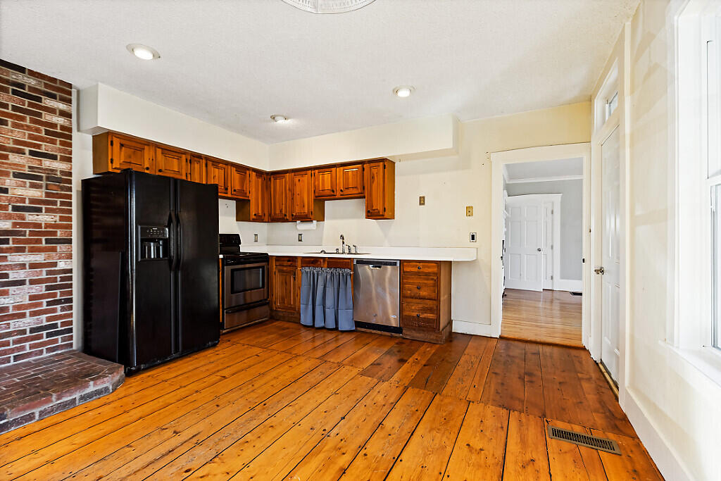 247 Winthrop Center Road Winthrop, ME 04364 - Photo 5 of 42 Kitchen