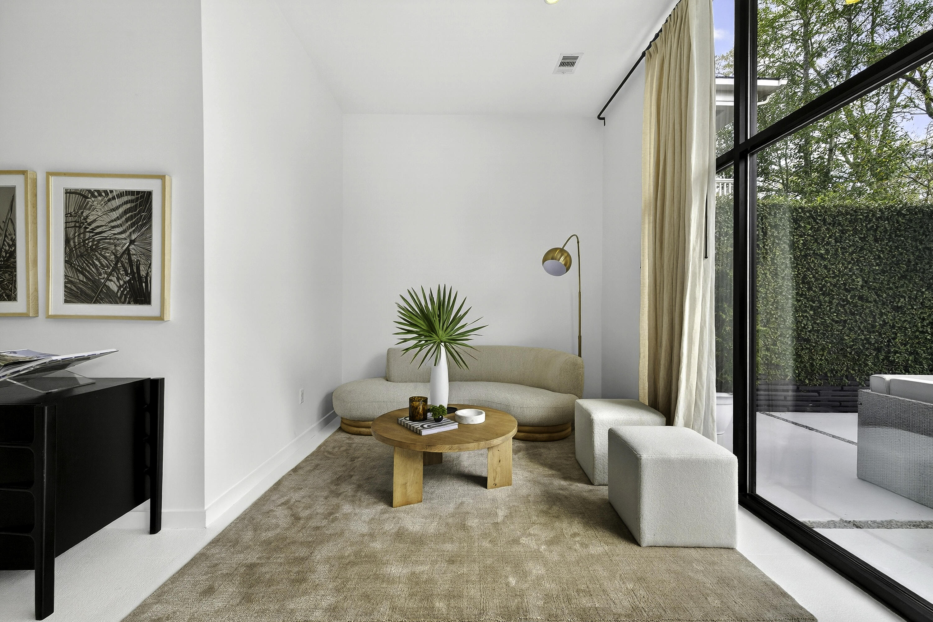 124 Grove Street Charleston, SC 29403 - Photo 6 of 31 Entry Seating Area
