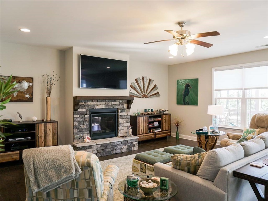 1845 Lake Cunningham Road Greer, SC 29651 - Photo 7 of 36