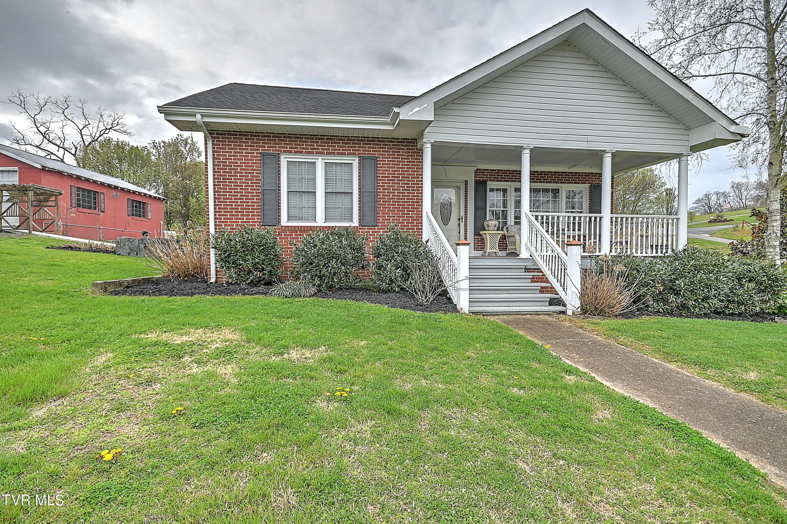 586 Tranbarger Road Church Hill, TN 37642 - Photo 3 of 43 568 Tranbarger NS-5