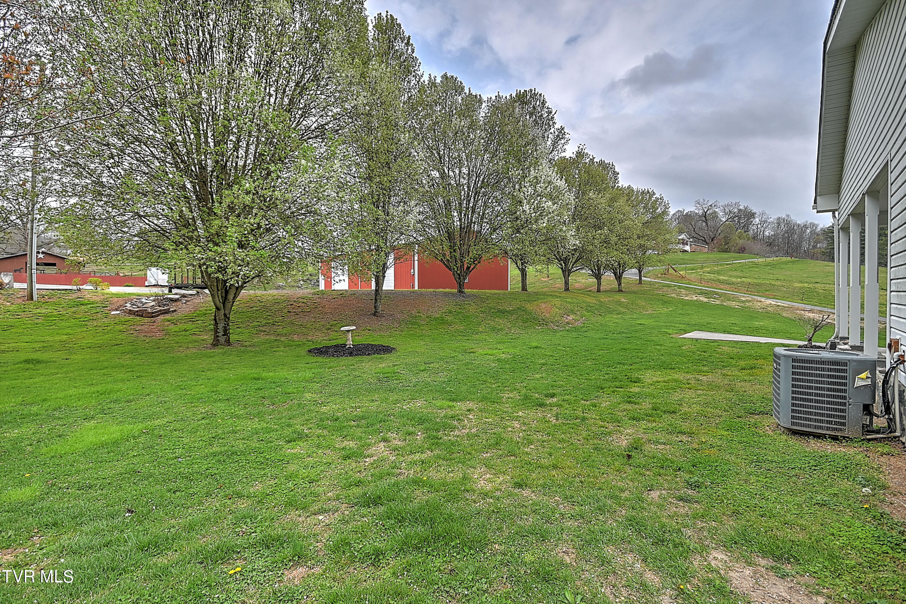 586 Tranbarger Road Church Hill, TN 37642 - Photo 33 of 43 568 Tranbarger NS-40