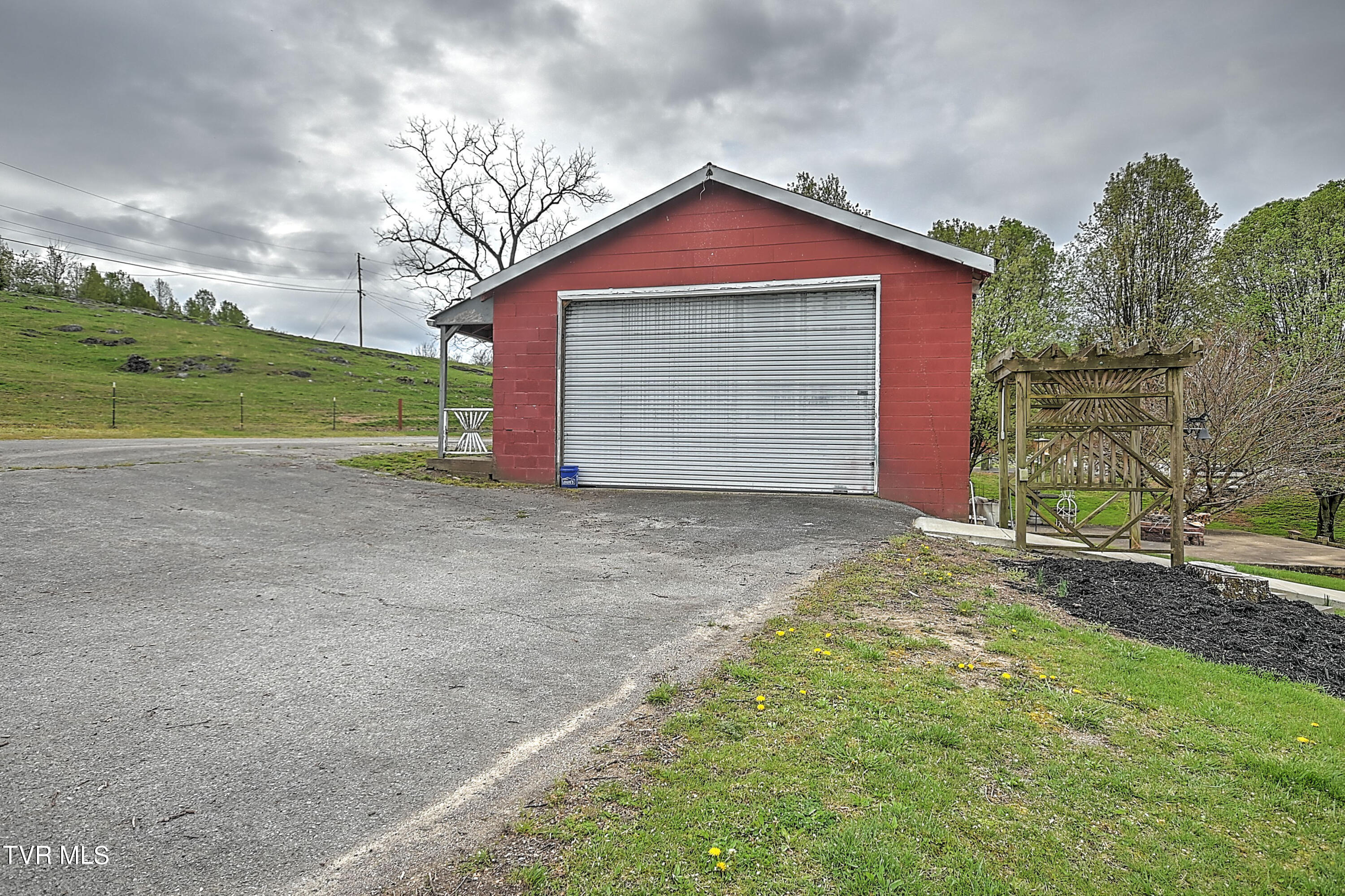 586 Tranbarger Road Church Hill, TN 37642 - Photo 35 of 43 568 Tranbarger NS-35