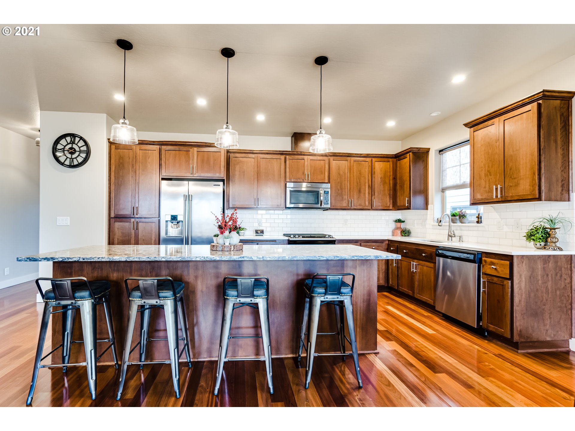 4196 Stellar Way Springfield, OR 97478 - Photo 6 of 32