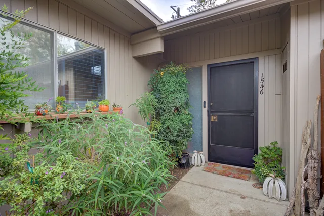 $1,125,000 | 1544-1546 Oak Street, Solvang, CA 93463