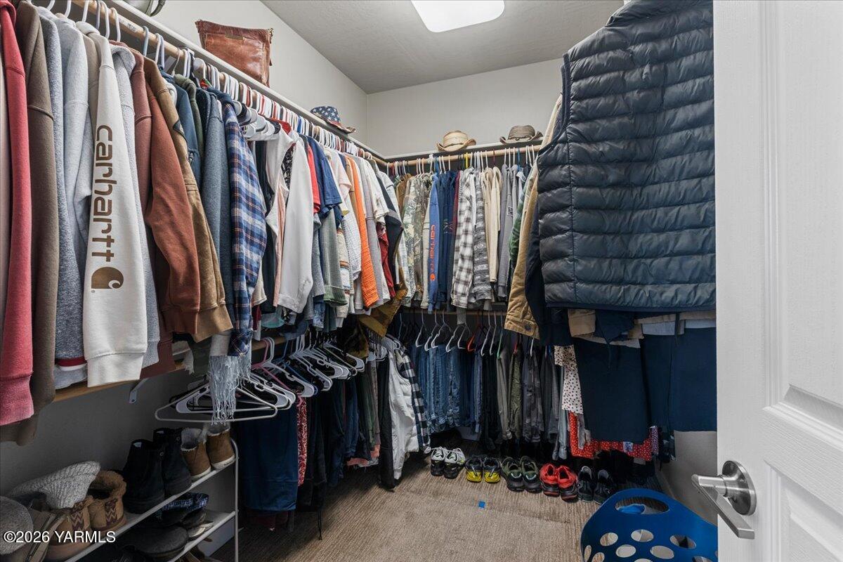 7803 Fremont Way Yakima, WA 98908 - Photo 27 of 49 Walk in closet