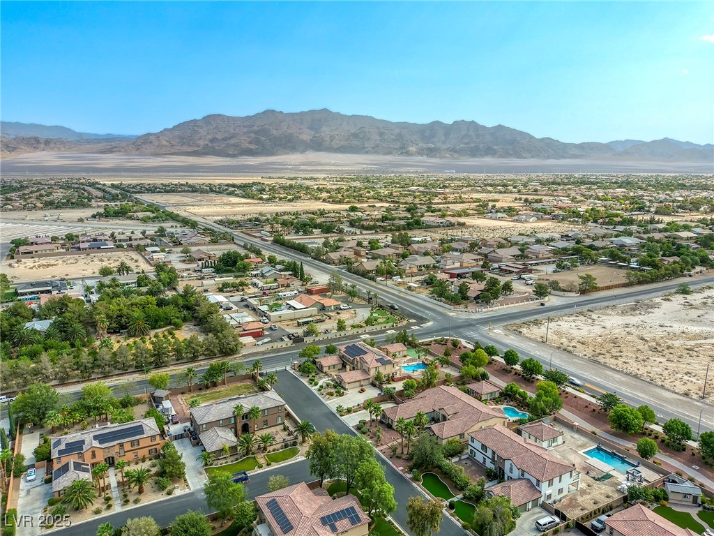 7516 Via Fiorentino Street Las Vegas, NV 89131 - Photo 49 of 94 Restaurants and groceries just down Elkhorn or Tenaya!
