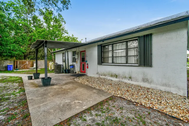 a bathroom with a shower curtain
