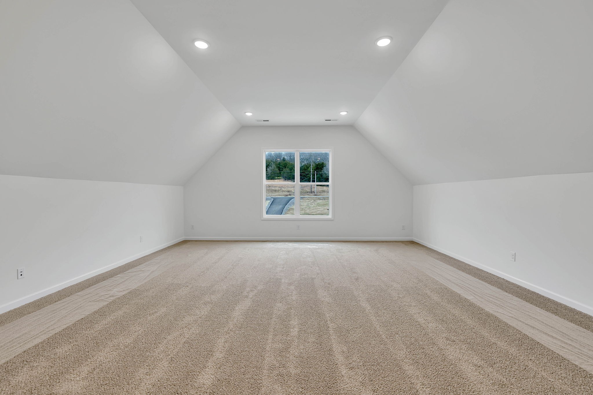 7341 North Milton Road Milton, TN 37118 - Photo 28 of 36 an empty room with windows