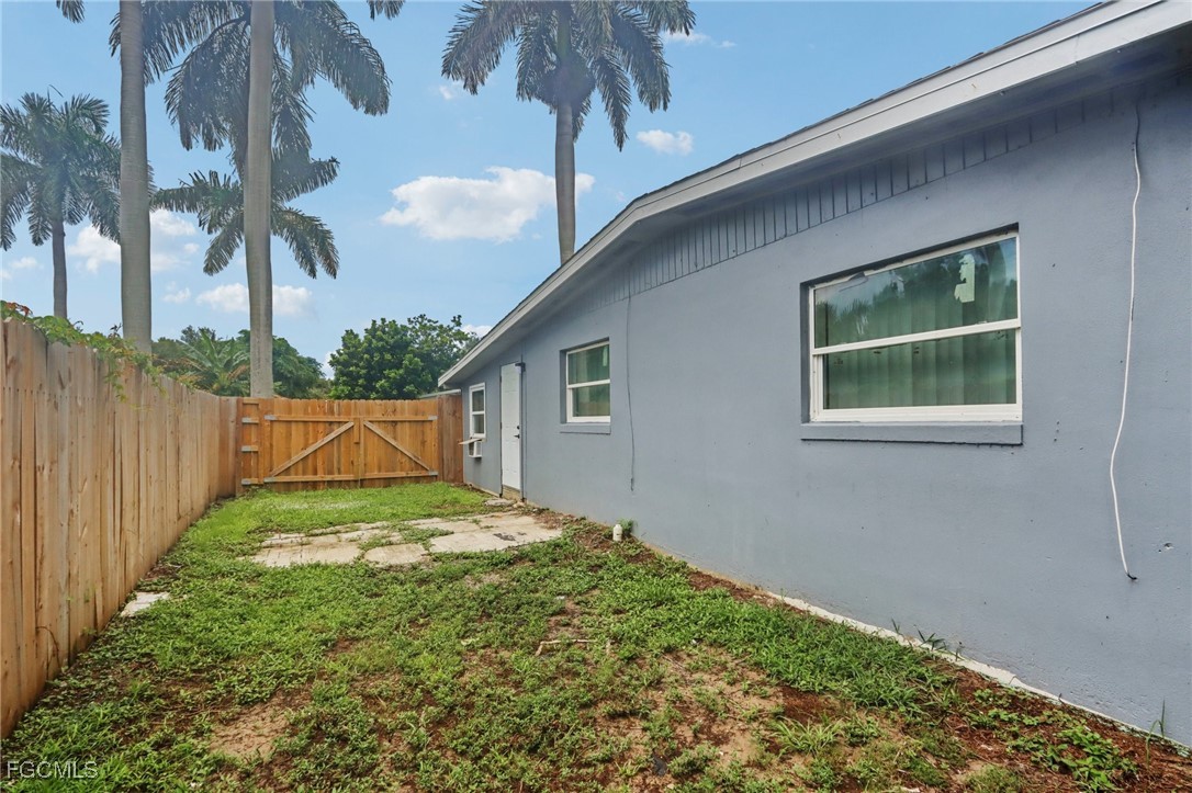89 Cabana Avenue North Fort Myers, FL 33903 - Photo 27 of 29 a view of a backyard of the house