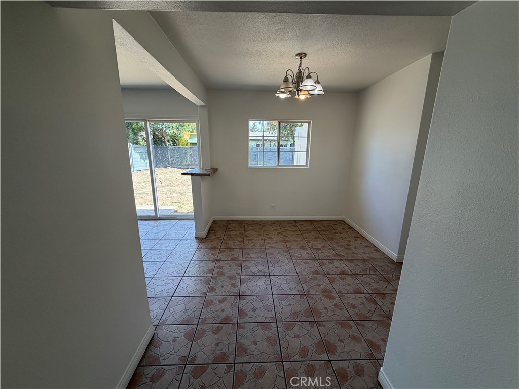 5750 Willard Way Riverside, CA 92504 - Photo 7 of 36