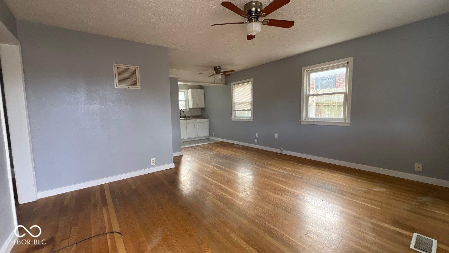 141 North 6th Avenue Beech Grove, IN 46107 - Photo 3 of 12