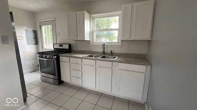 $147,500 | 141 North 6th Avenue, Beech Grove, IN 46107