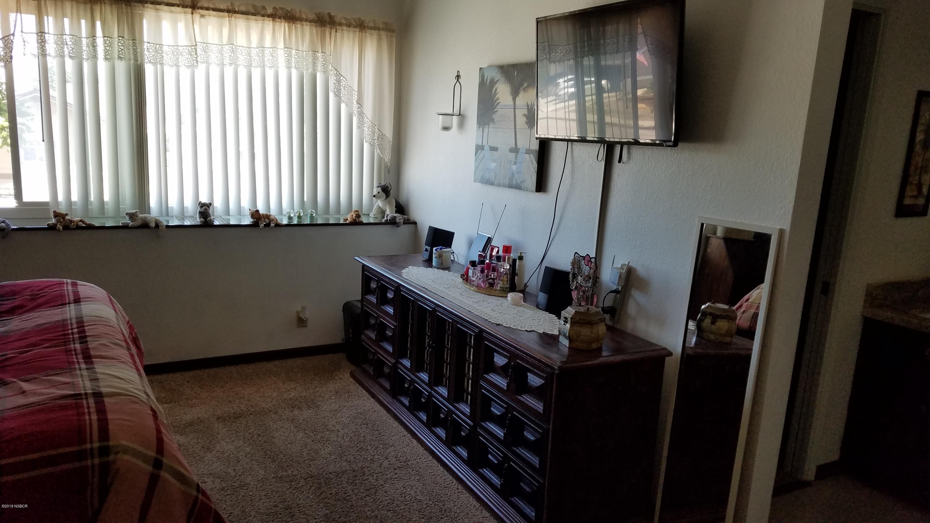 1302 Woodmere Road Santa Maria, CA 93455 - Photo 17 of 32 Master Bedroom #2