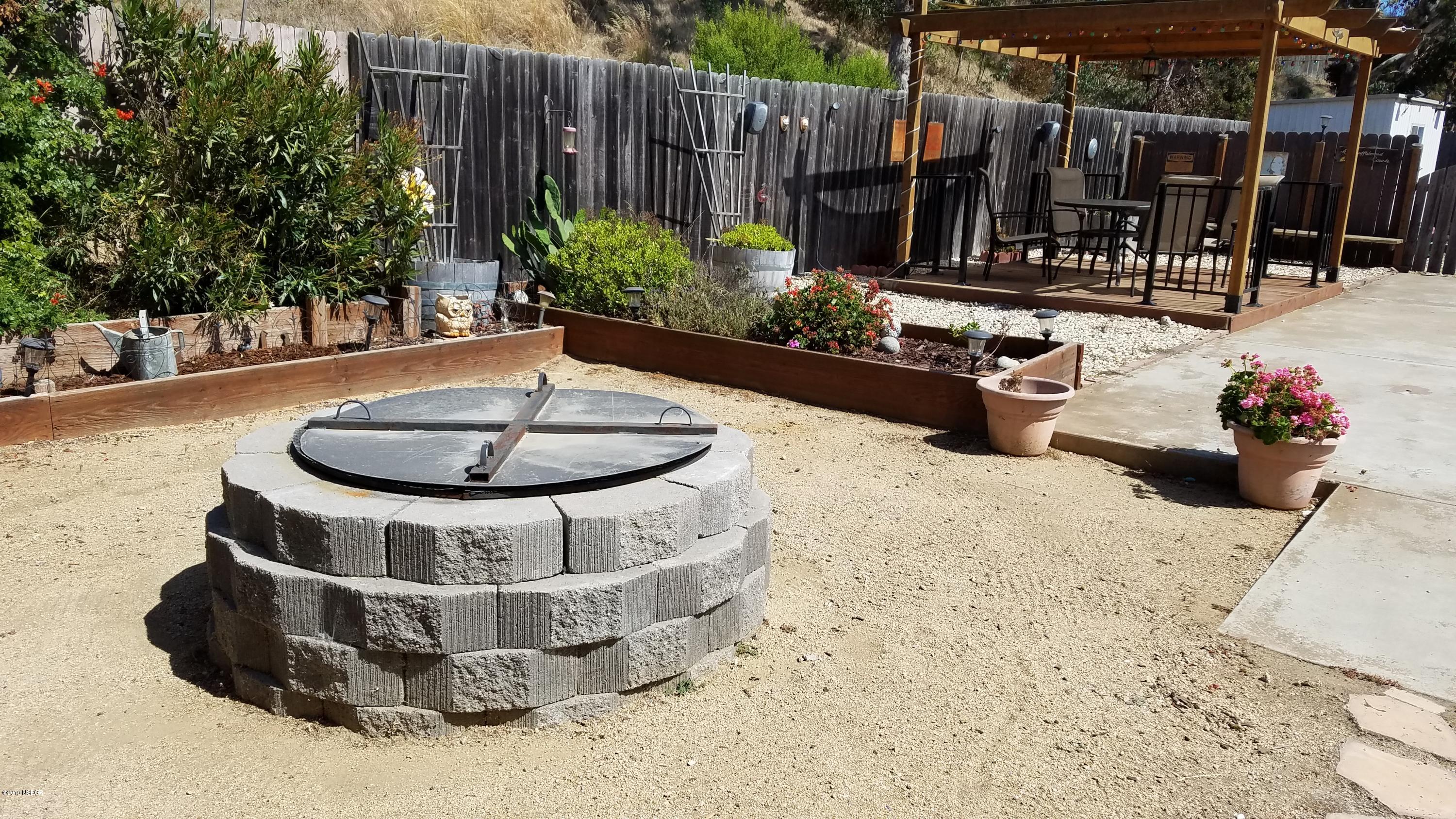 1302 Woodmere Road Santa Maria, CA 93455 - Photo 29 of 32 Fire Pit