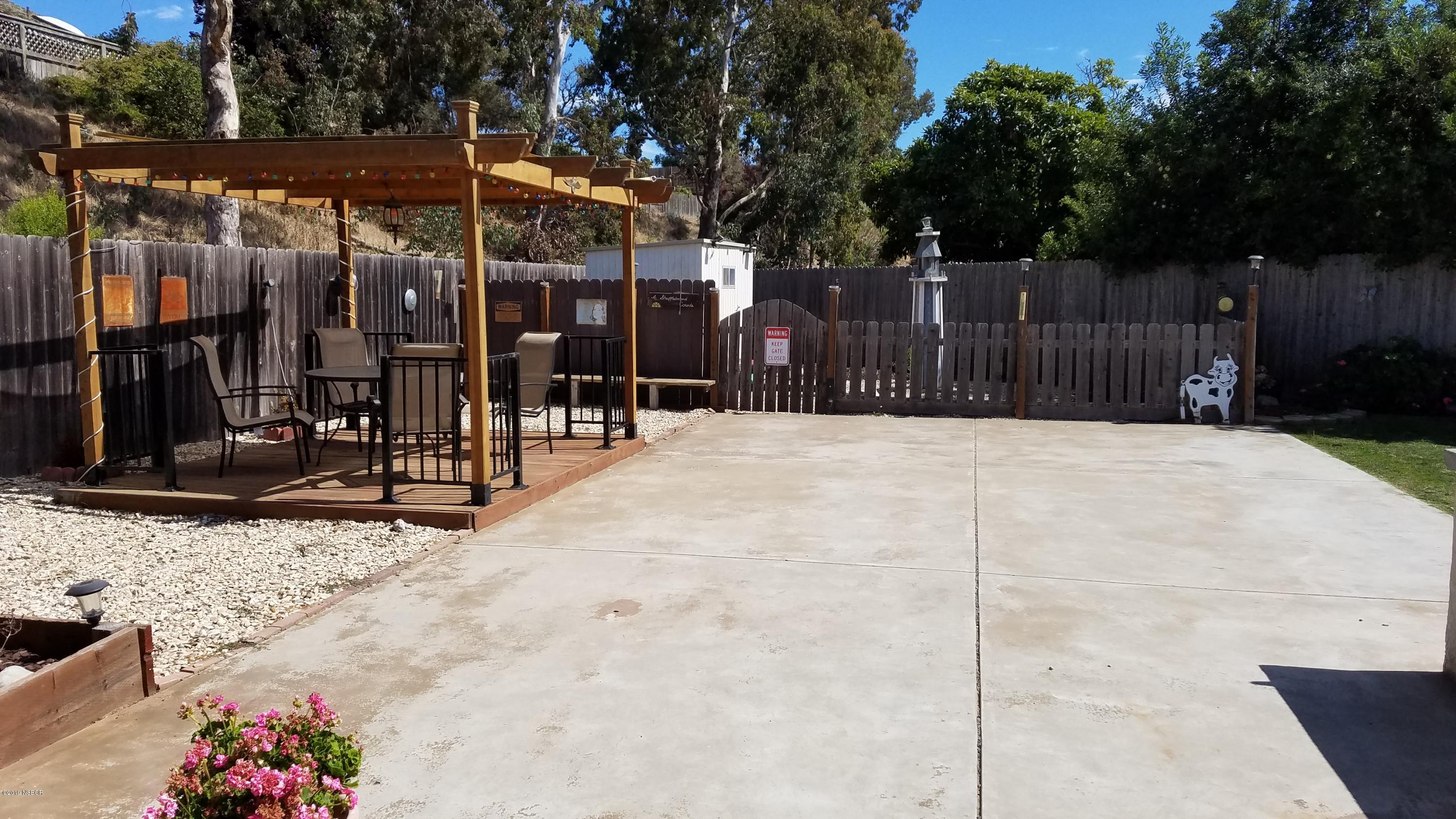 1302 Woodmere Road Santa Maria, CA 93455 - Photo 30 of 32 2nd Covered Patio