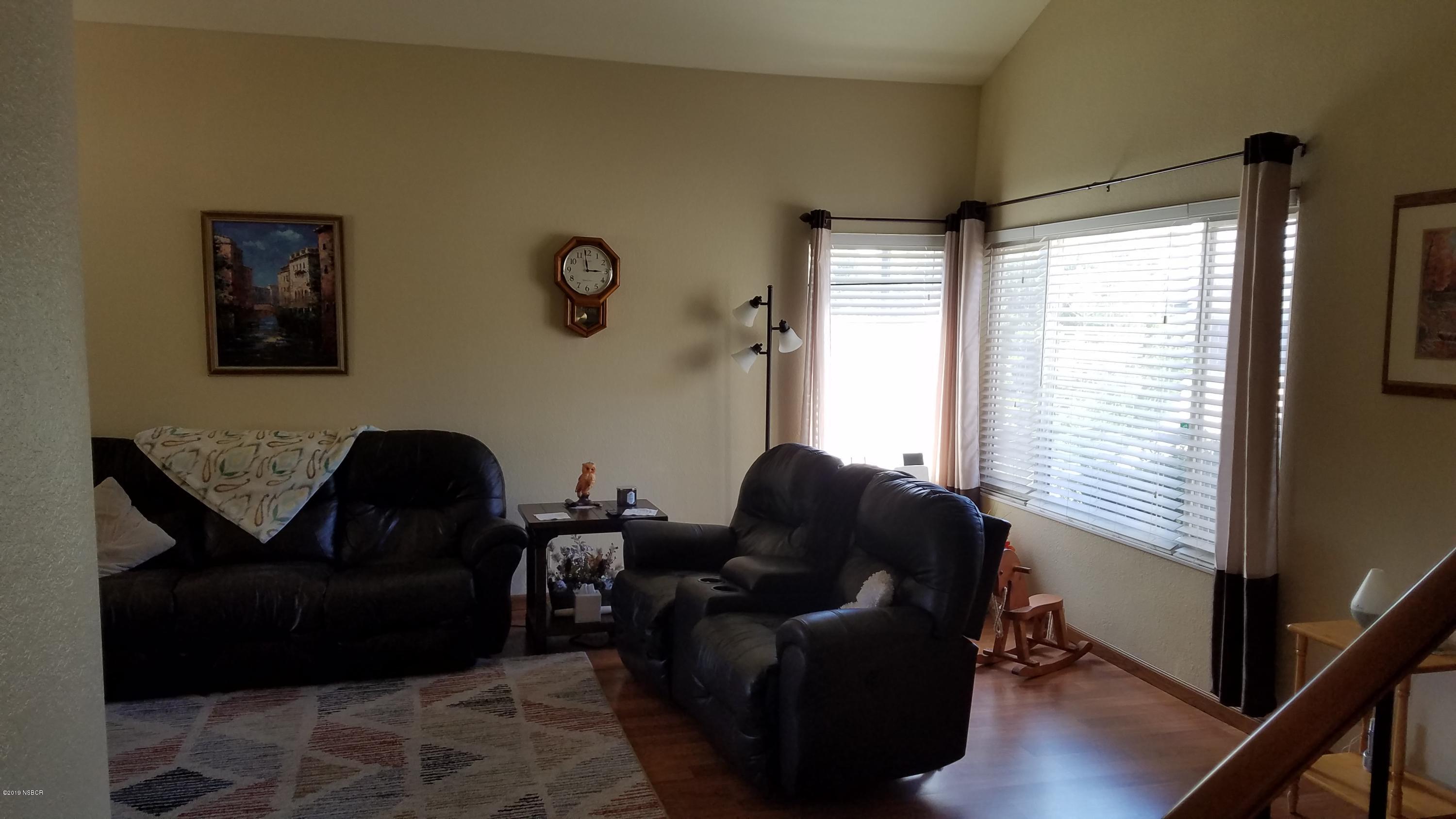 1302 Woodmere Road Santa Maria, CA 93455 - Photo 5 of 32 Living room #4