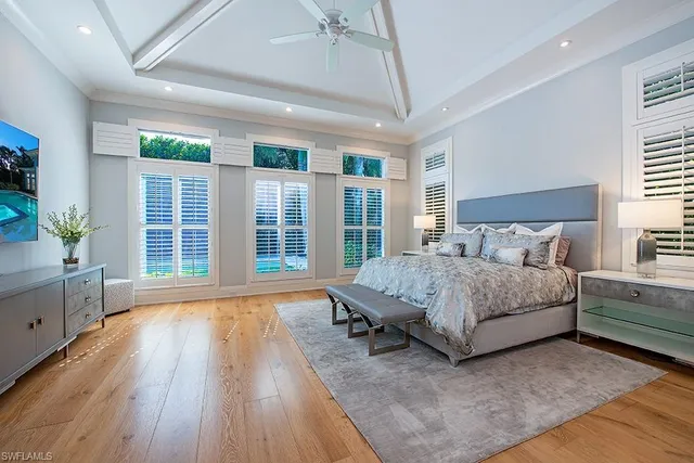 $5,995,000 | 452 Putter Point Drive, Naples, FL 34103