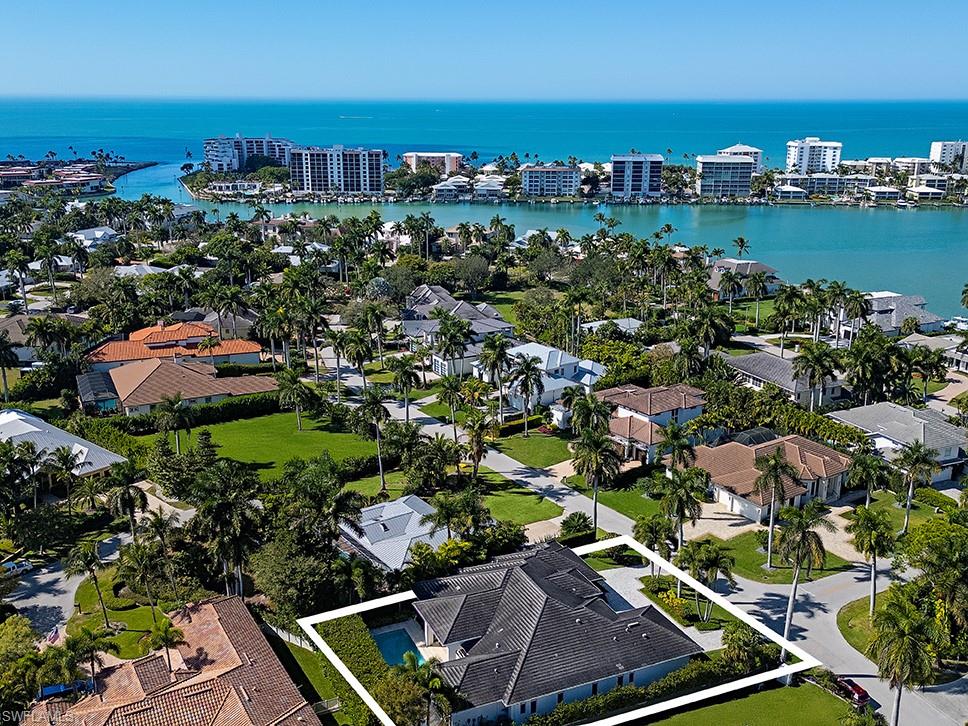 452 Putter Point Drive Naples, FL 34103 - Photo 2 of 28