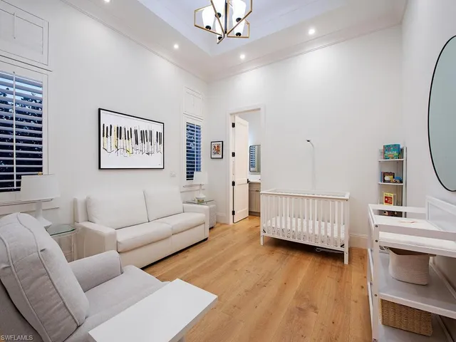 $5,995,000 | 452 Putter Point Drive, Naples, FL 34103