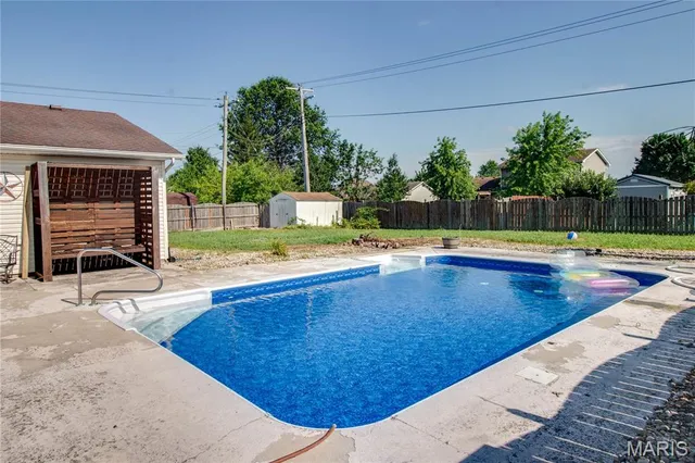 $249,000 | 104 Chouteau Trace Parkway, Granite City, IL 62040