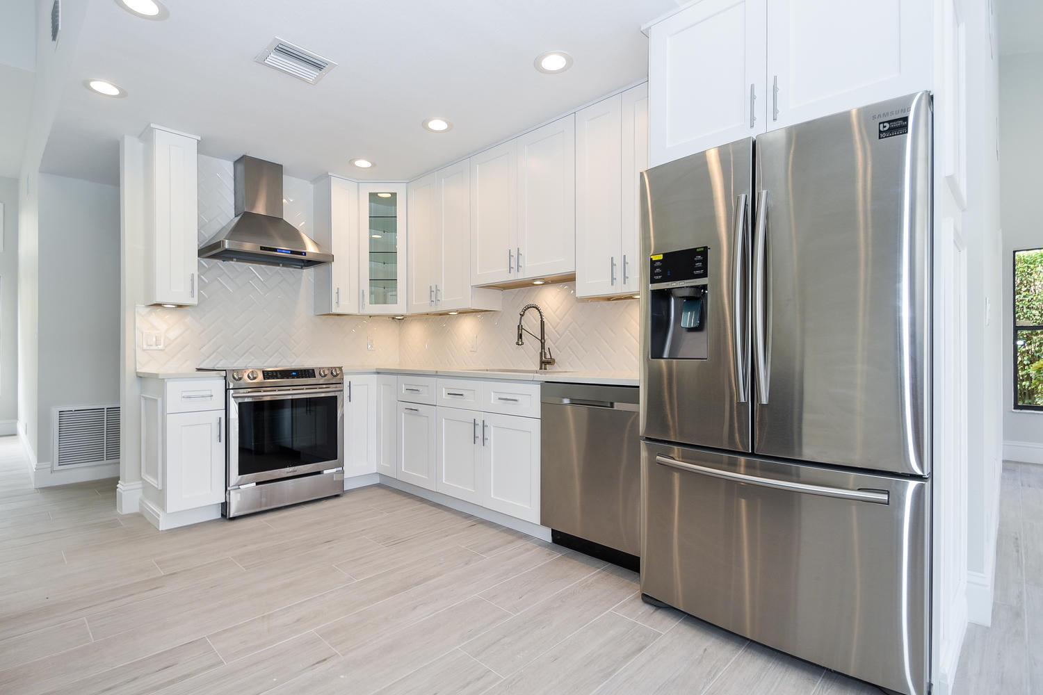 10803 Boca Woods Lane Boca Raton, FL 33428 - Photo 9 of 59 appliances
