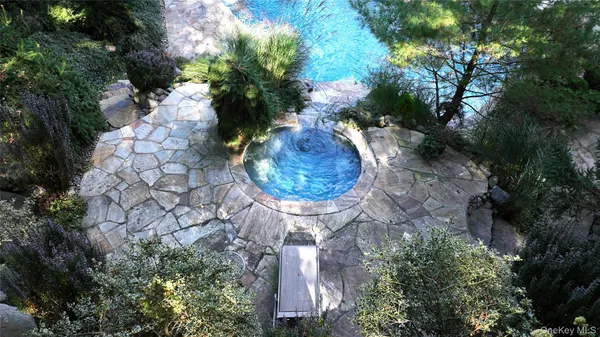 a view of a water fountain