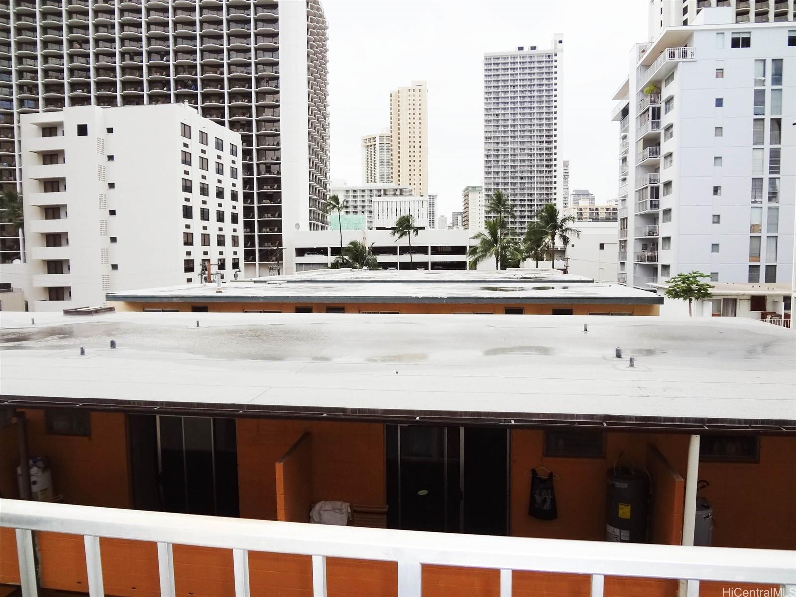 2572 Lemon Road, Unit 502 Honolulu, HI 96815 - Photo 3 of 7 a view of a large building