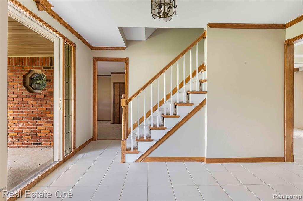 53431 Shelby Road Shelby, MI 48316 - Photo 3 of 26