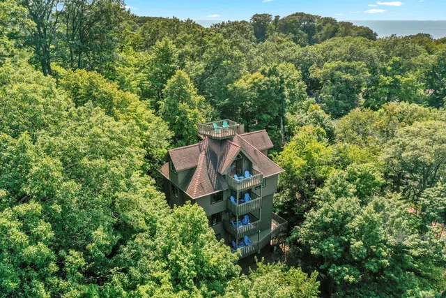 $1,185,000 | 2312 Maksaba Trail, Holland, MI 49423