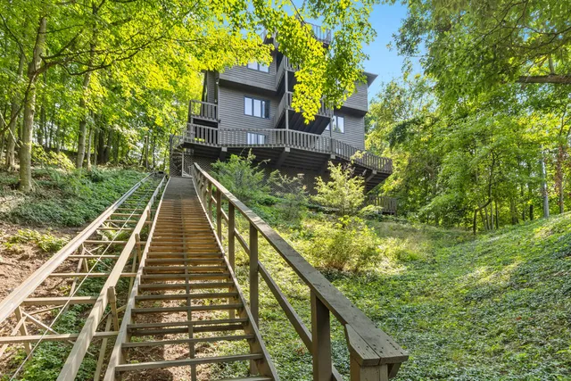 $1,185,000 | 2312 Maksaba Trail, Holland, MI 49423