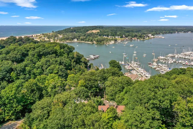 $1,185,000 | 2312 Maksaba Trail, Holland, MI 49423