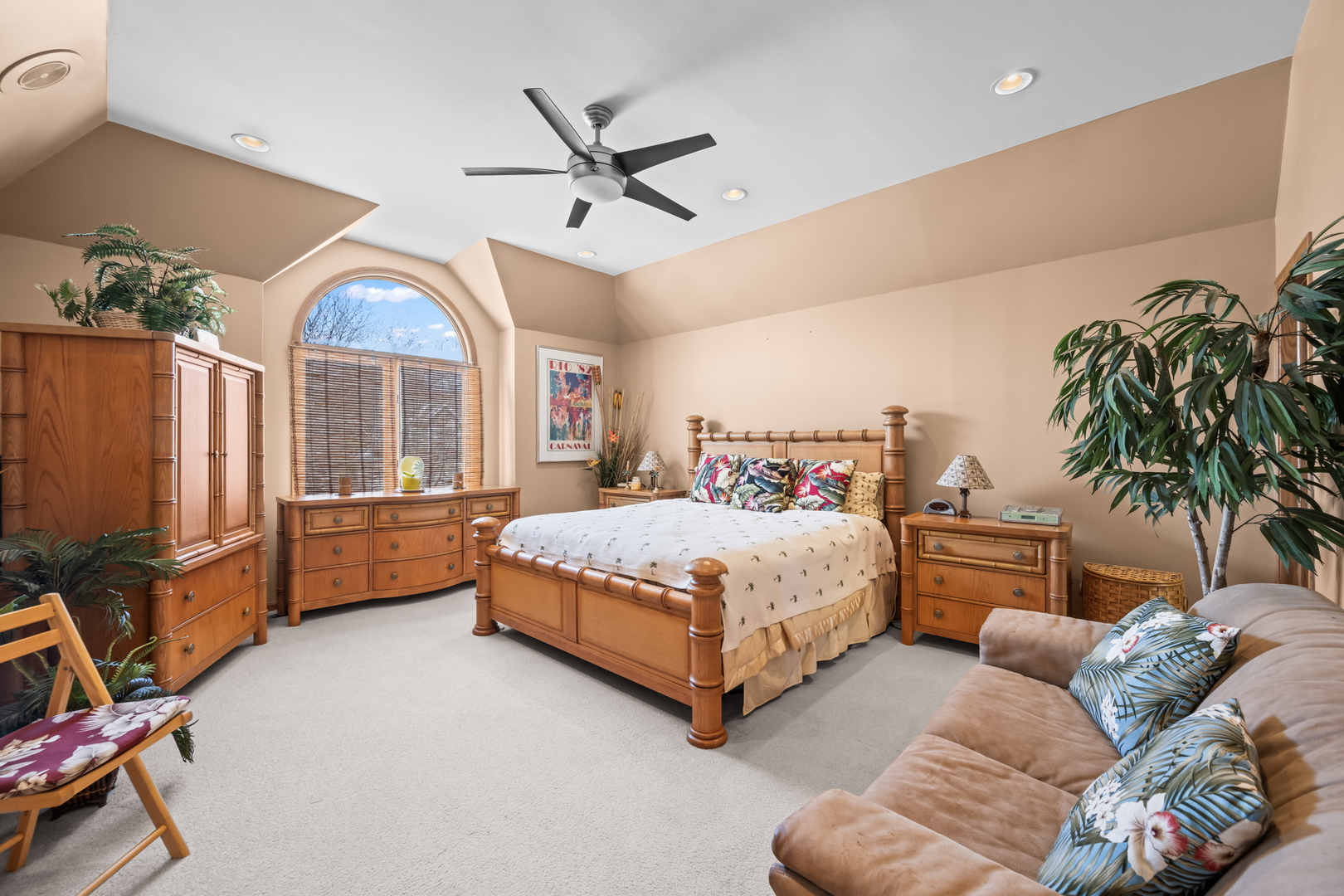 1380 Prestwick Lane Itasca, IL 60143 - Photo 23 of 45 a bedroom with a bed window and couch