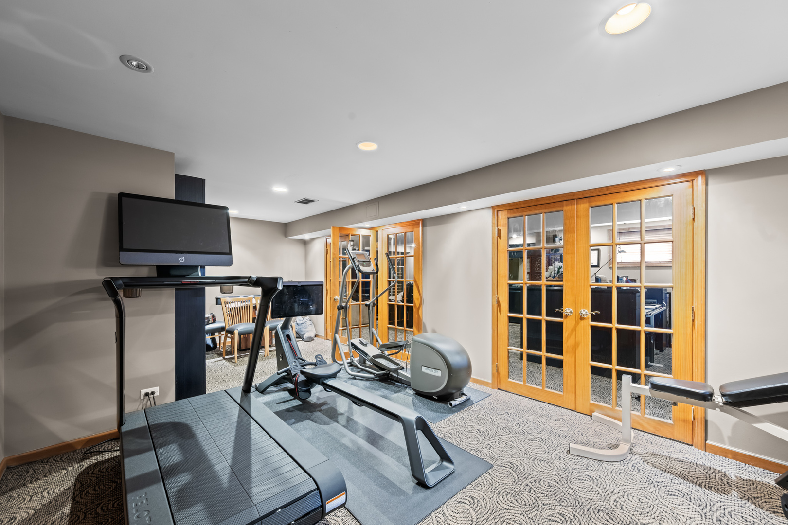 1380 Prestwick Lane Itasca, IL 60143 - Photo 34 of 45 a view of a room with gym equipment