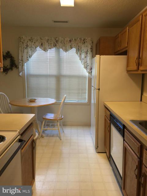 712 Ripplebrook Drive Culpeper, VA 22701 - Photo 4 of 12 Kitchen