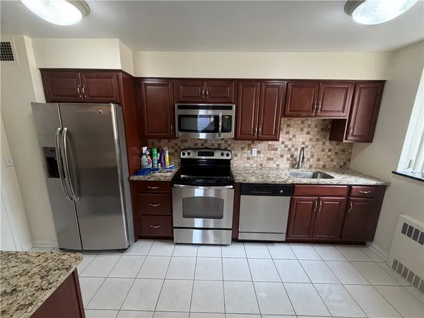 $304,500 | 2501 East Avenue, Unit 607, Brighton, NY 14610